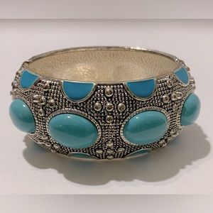 Chunky Silver Tone & Turquoise Color Bangle Bracelet Hinge Closure 1.25" Width